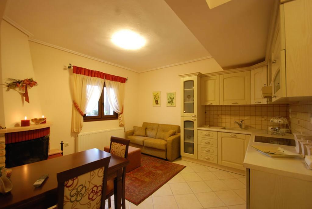 Valentini Guesthouse Karpenísion Pokoj fotografie